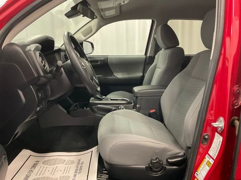 Used 2022 Toyota Tacoma SR image 7