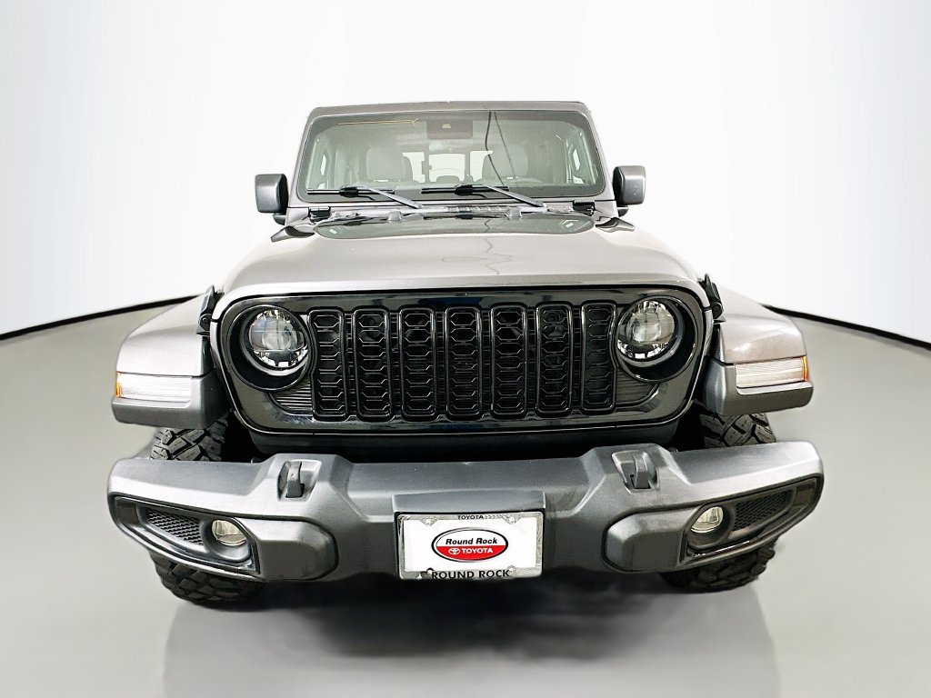 Used 2024 Jeep Gladiator Sport AWD/4WD image 2