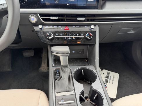 Certified 2025 Hyundai Sonata SE image 13