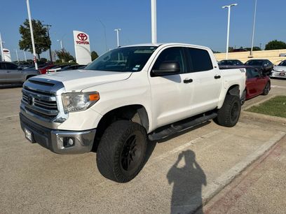 Used 2017 Toyota Tundra SR5 w/ SR5 Upgrade Package