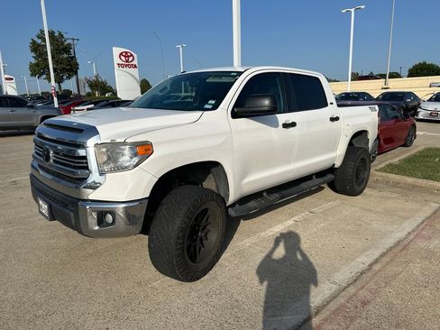 Used 2017 Toyota Tundra SR5 w/ SR5 Upgrade Package RWD image 1