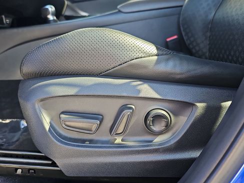 Used 2021 Toyota C-HR Limited image 29