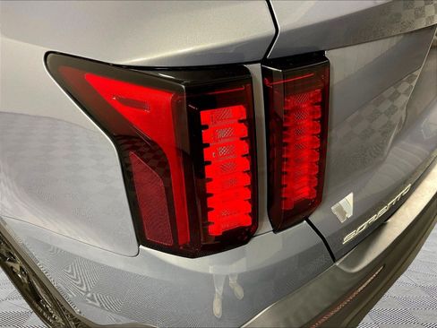 Used 2023 Kia Sorento S AWD/4WD image 23