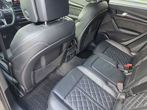 Used 2018 Audi SQ5 Prestige w/ Prestige Package image 15
