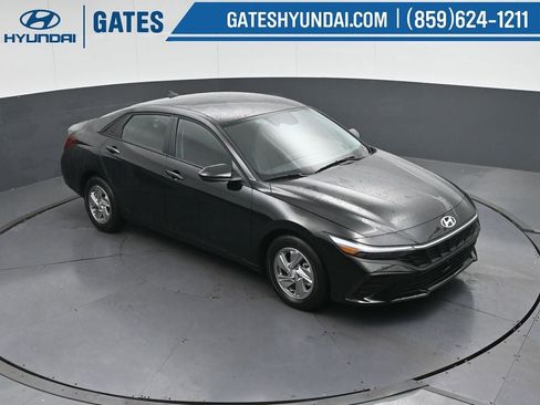 New 2026 Hyundai Elantra SE image 42