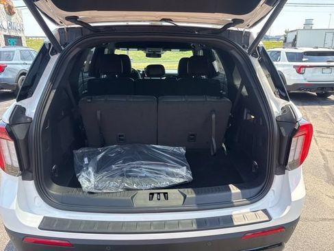New 2026 Ford Explorer ST-Line w/ ST-Line Street Pack AWD/4WD image 11