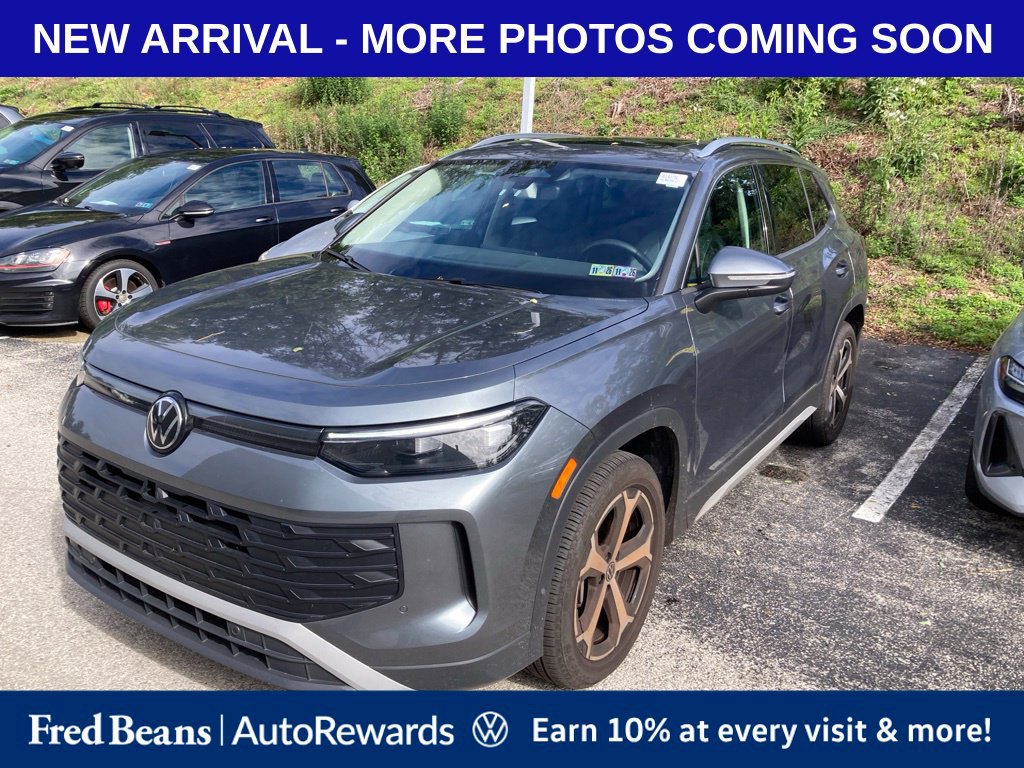 Used 2026 Volkswagen Tiguan SE AWD/4WD image 3