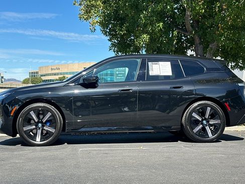 Used 2024 BMW iX xDrive50 w/ Premium Package AWD/4WD image 8