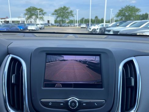 Used 2022 Chevrolet Equinox LT FWD image 14