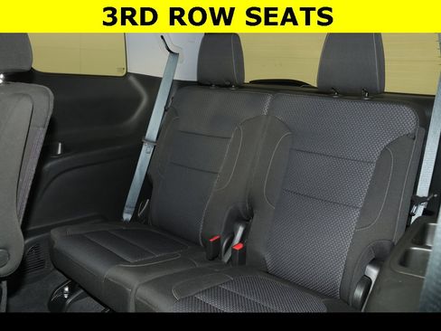 Used 2023 GMC Acadia SLE w/ Driver Convenience Package image 7