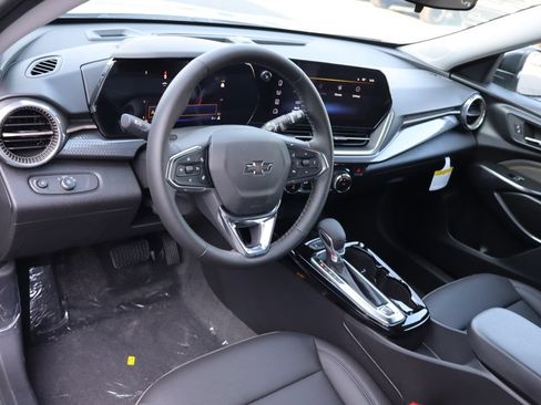 New 2026 Chevrolet Trax ACTIV w/ Sunroof Package FWD image 6