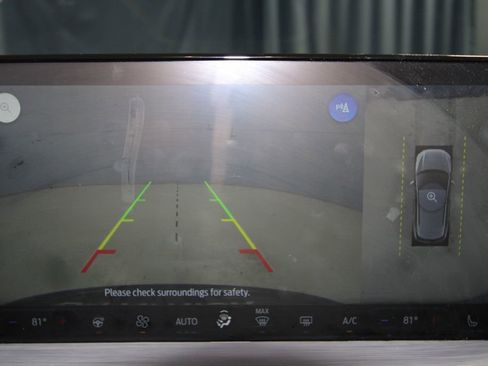 Used 2025 Ford Escape Platinum w/ Premium Technology Package image 17