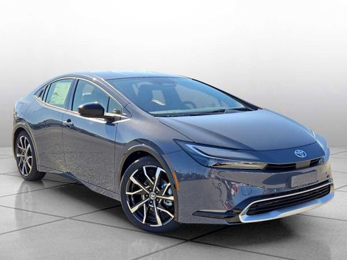 Used 2026 Toyota Prius Plug-In Hybrid FWD image 3