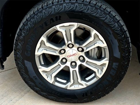 Used 2020 GMC Sierra 1500 SLE w/ SLE Value Package image 9