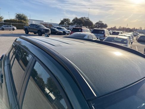 Used 2024 Toyota Corolla Cross LE image 5