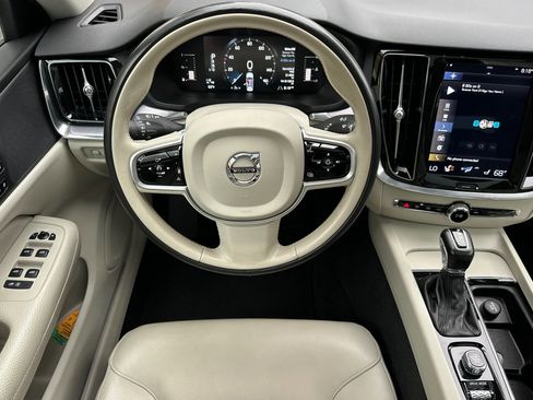 Used 2019 Volvo S60 T5 Momentum w/ Premium Package FWD image 16