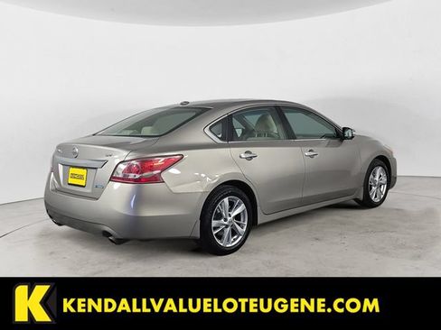 Used 2013 Nissan Altima 2.5 SV w/ 2.5SV Convenience Pkg FWD image 5