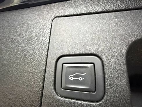 Used 2019 Cadillac XT5 FWD image 30