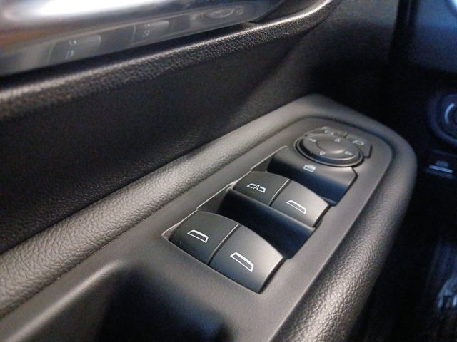 Used 2024 GMC Terrain SLT AWD/4WD image 7