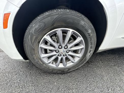 Certified 2024 Buick Enclave Essence image 10