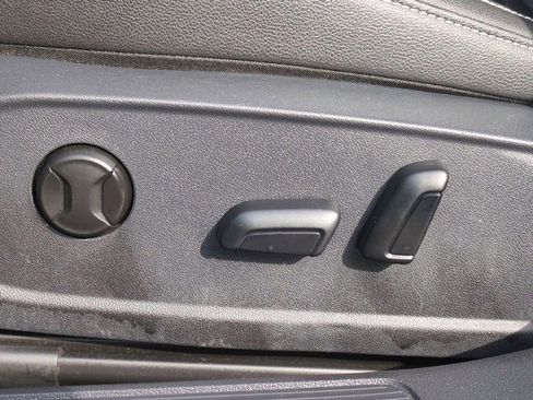 Used 2024 Volkswagen Jetta SE image 19