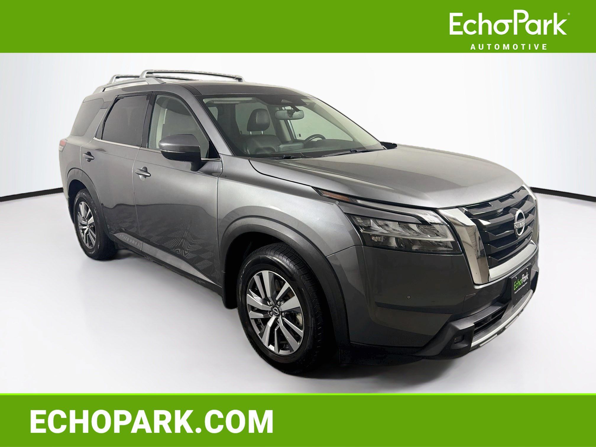 Used 2022 Nissan Pathfinder SL FWD image 1