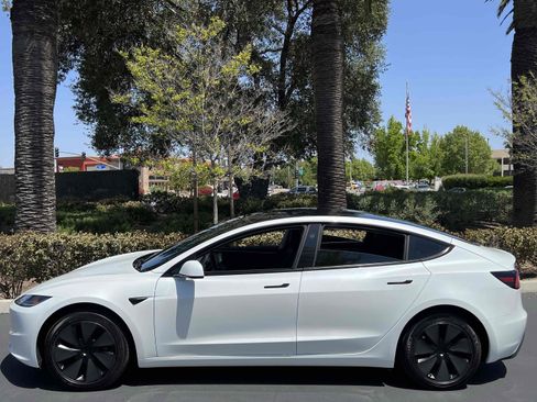 Used 2025 Tesla Model 3 Long Range image 21