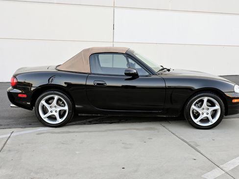 Used 2001 MAZDA MX-5 Miata LS image 13