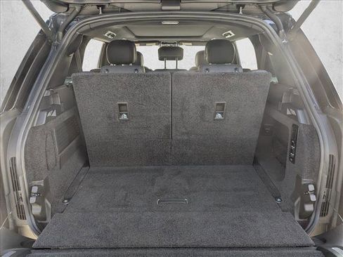 Used 2024 Land Rover Range Rover Long Wheelbase SE image 6