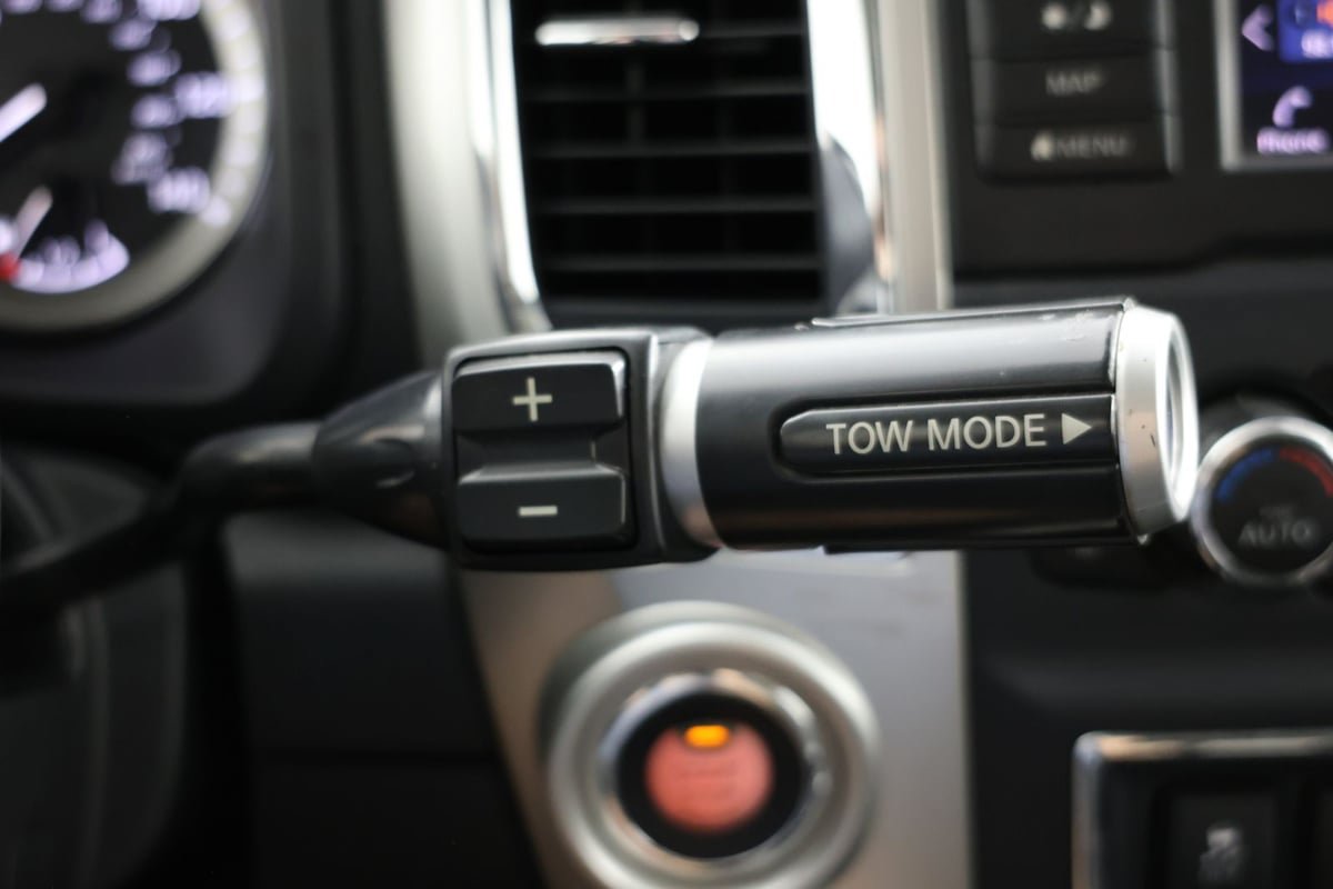 Used 2019 Nissan Titan SV w/ SV Convenience Package AWD/4WD image 6