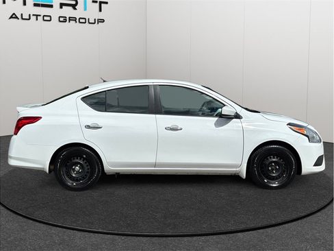 Used 2016 Nissan Versa SV FWD image 10