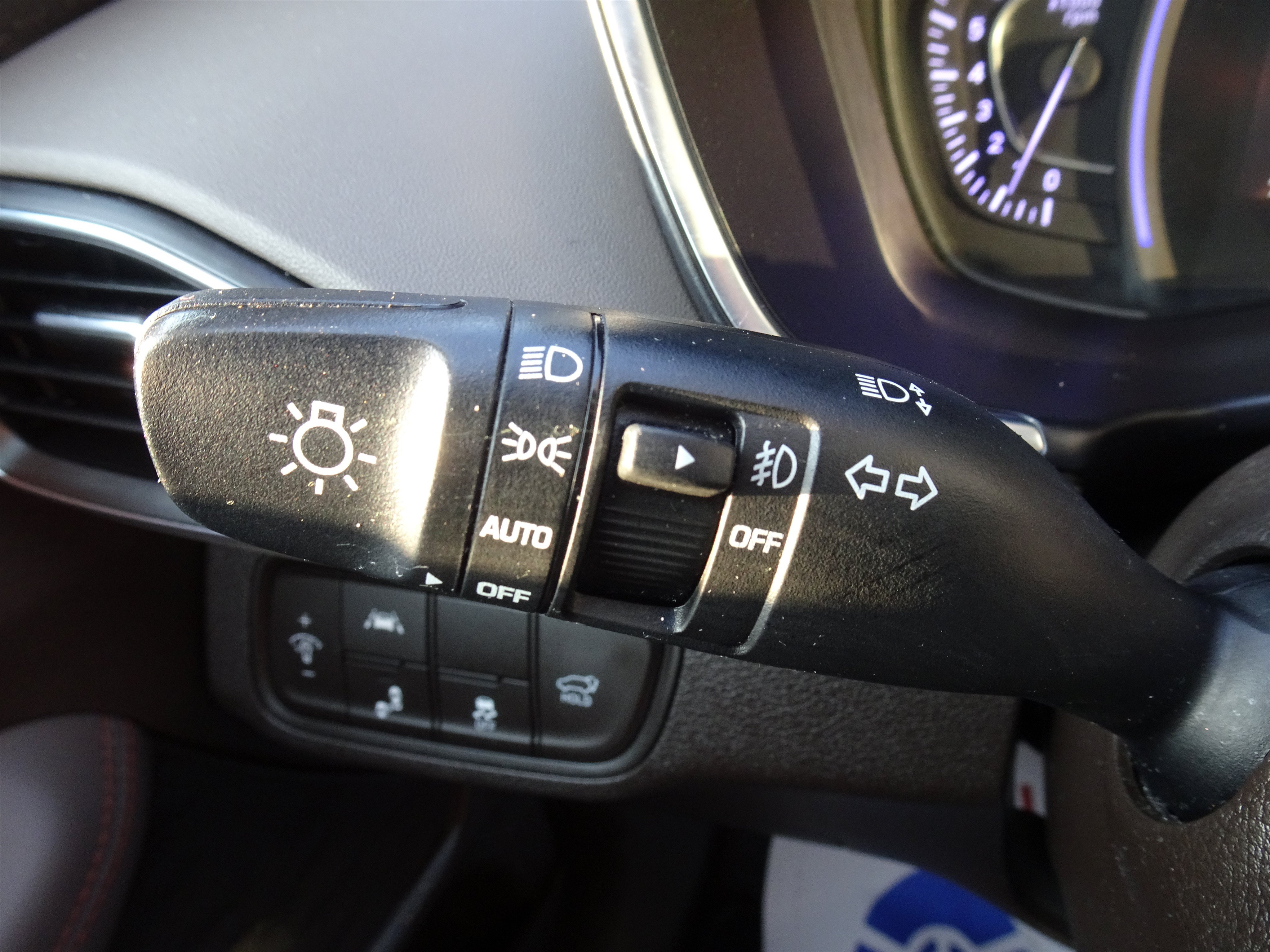 Used 2019 Hyundai Santa Fe Limited FWD image 28