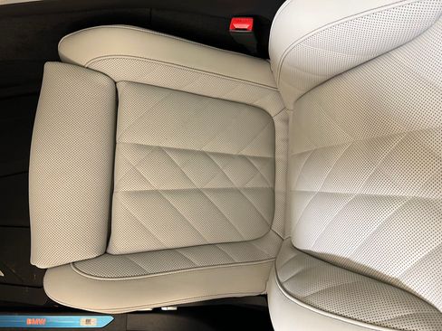 Used 2026 BMW X5 xDrive40i w/ Parking Assistance Package AWD/4WD image 24