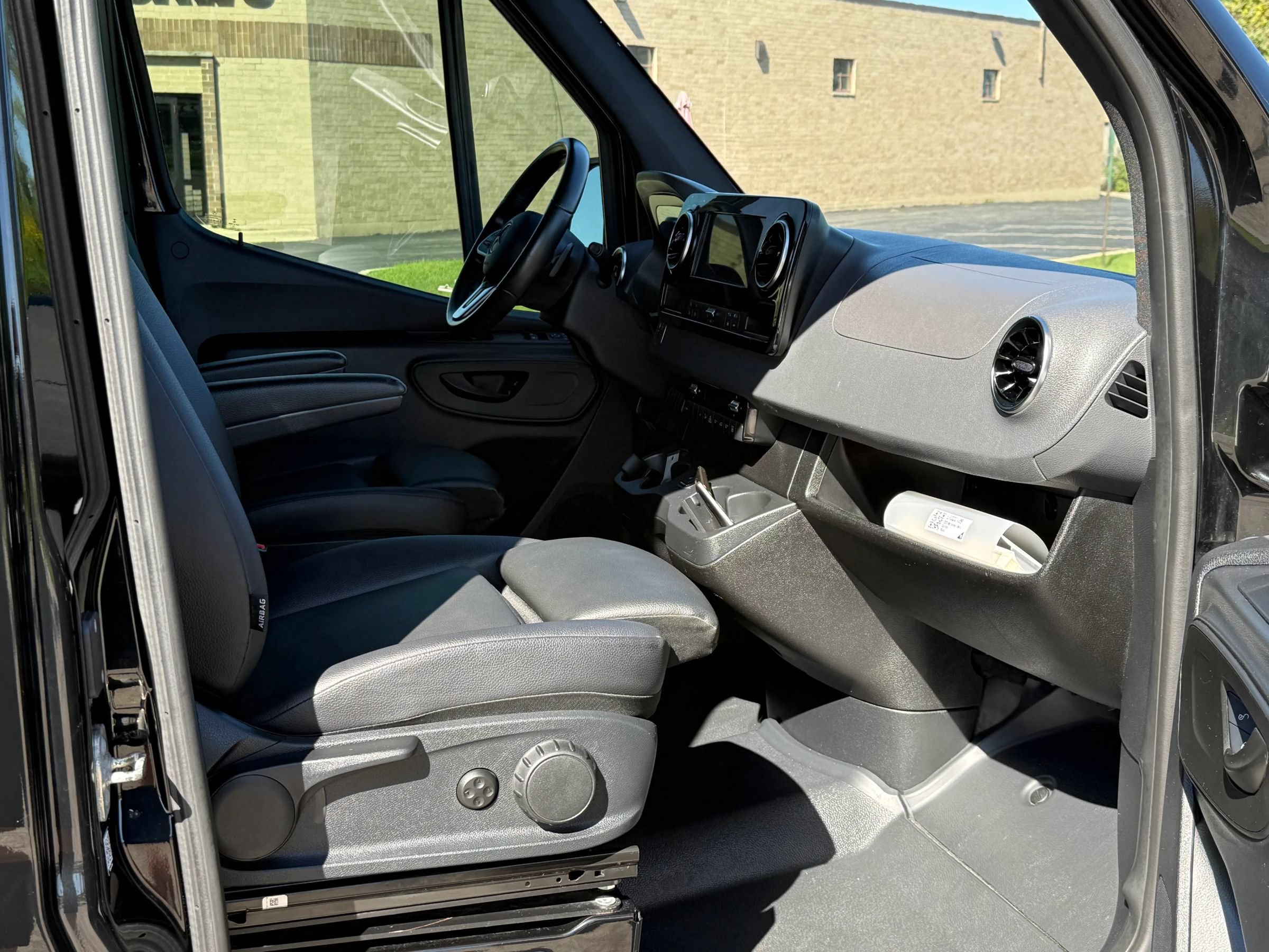 Used 2020 Mercedes-Benz Sprinter 2500 image 18