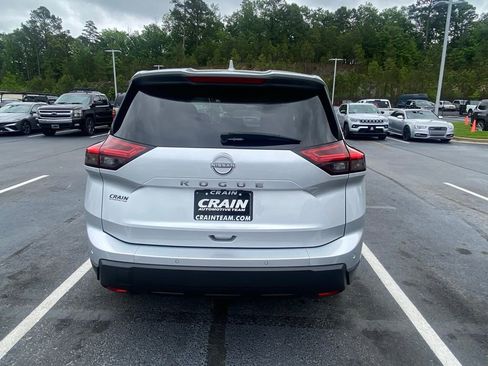 Used 2025 Nissan Rogue SV FWD image 6