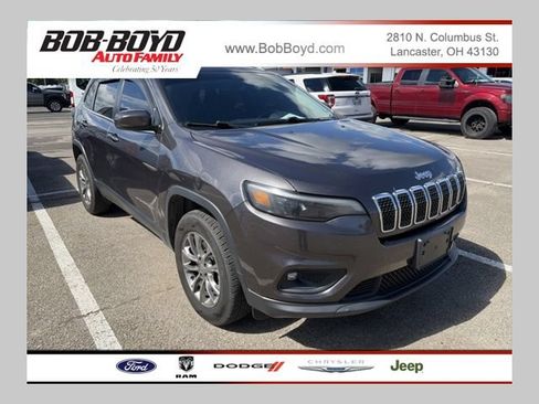 Used 2019 Jeep Cherokee Latitude Plus w/ Comfort/Convenience Group AWD/4WD image 1