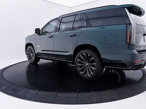 Used 2026 Cadillac Escalade V AWD/4WD image 12