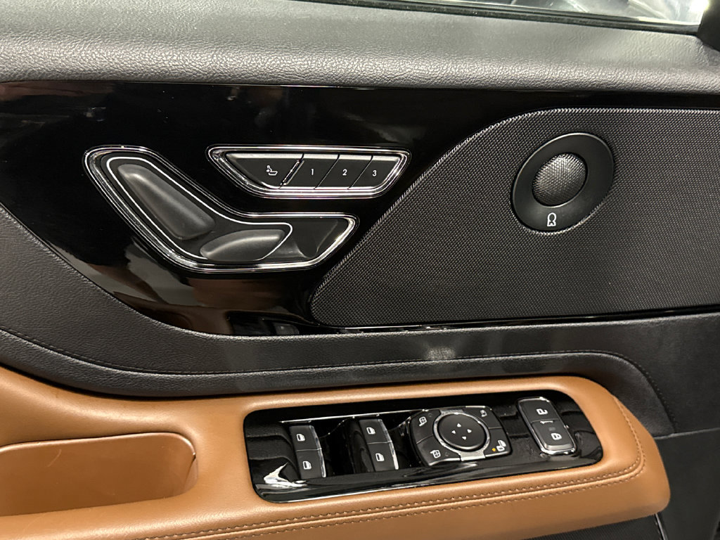 Used 2023 Lincoln Aviator Reserve w/ Equipment Group 201A AWD/4WD image 10