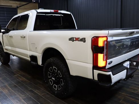 Used 2024 Ford F250 Platinum image 3