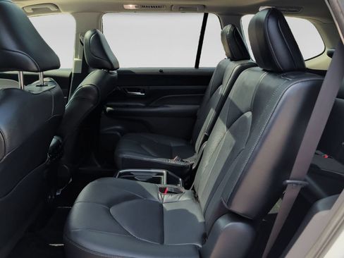 Used 2024 Toyota Grand Highlander AWD Hybrid image 31