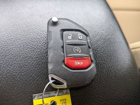 Used 2021 Jeep Gladiator Sport AWD/4WD image 31