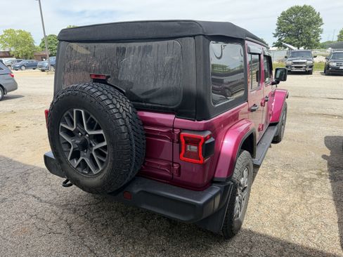 Used 2024 Jeep Wrangler Unlimited Sahara w/ Technology Group AWD/4WD image 6