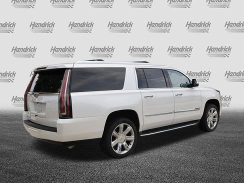 Used 2016 Cadillac Escalade ESV Luxury AWD/4WD image 9