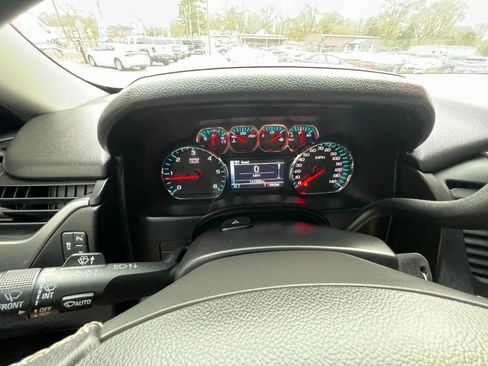 Used 2016 Chevrolet Suburban LT image 29