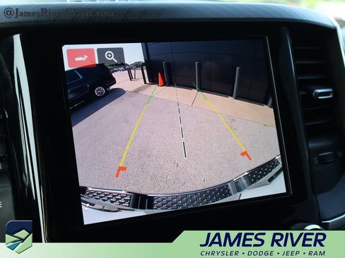 Used 2025 RAM 1500 Big Horn AWD/4WD image 32