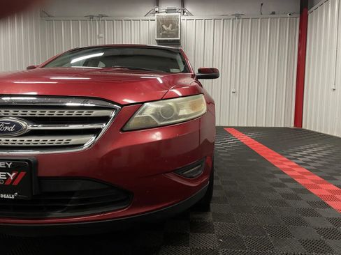 Used 2010 Ford Taurus SEL image 9