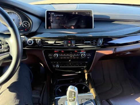 Used 2017 BMW X5 xDrive40e image 9