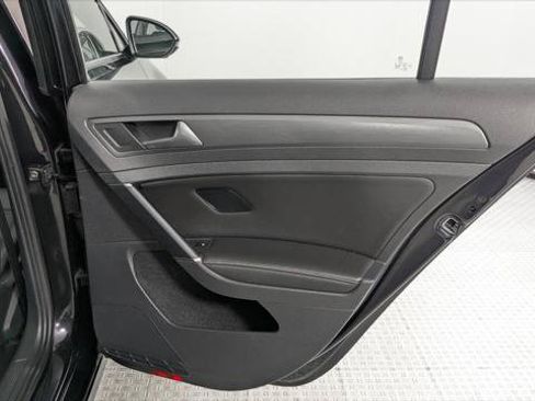 Used 2018 Volkswagen Golf SE FWD image 21