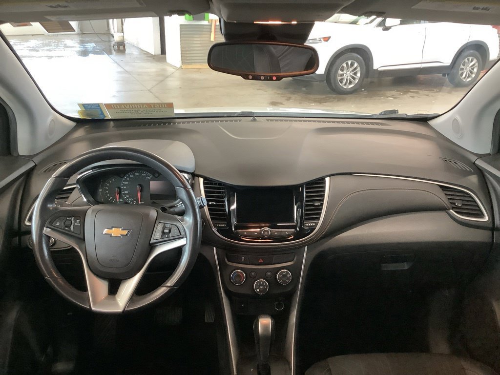 Used 2019 Chevrolet Trax LT w/ LT Convenience Package AWD/4WD image 11