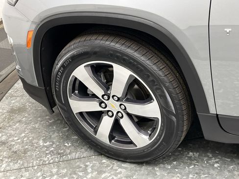 Certified 2023 Chevrolet Traverse LT w/ LT Premium Package AWD/4WD image 38